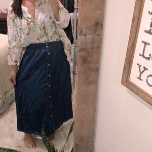 Studio West denim maxi skirt size large
